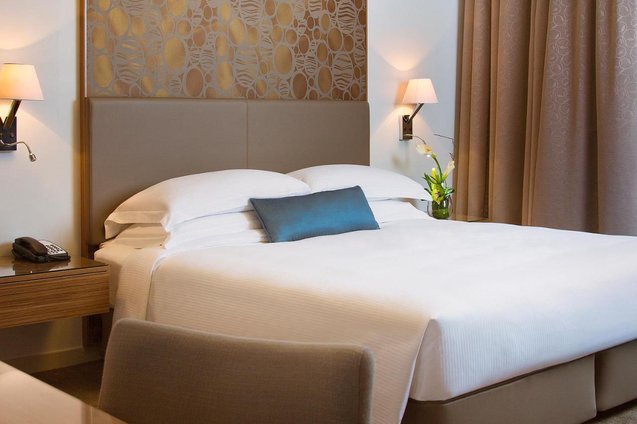 Апарт-отель Majestic Arjaan By Rotana - 5*