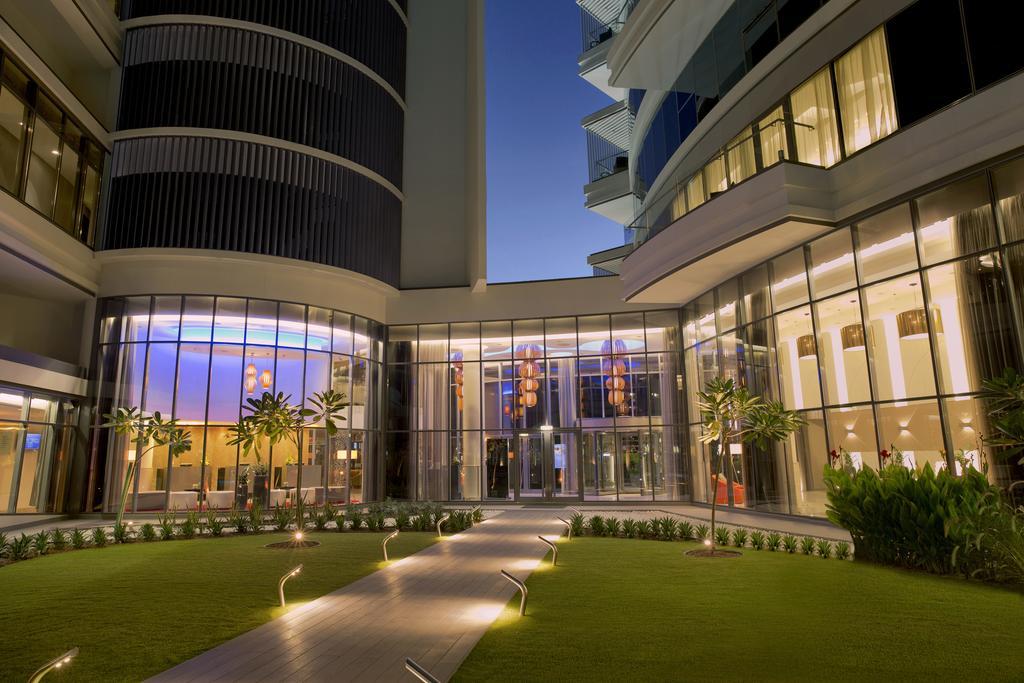 Апарт-отель Majestic Arjaan By Rotana - 5*